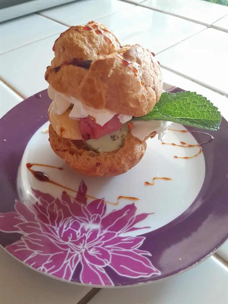 Chou Garni Aux Trois Saveurs Chantilly Et Caramel Minute